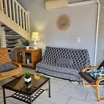 La Maison Des Glycines Holiday home *